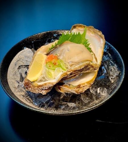 🌊✨【海力からのお知らせ】✨🌊 
新鮮な岩牡蠣が入荷しました！🥳🦪 
この季節限定の絶品を、ぜひお楽しみください！ 
岩牡蠣はクリーミーで濃厚な味わいが特徴✨ 
酒との相性も抜群です🍶💖 
お友達やご家族と一緒に、特別なひとときをお過ごしください！🌟 
皆様のご来店を心よりお待ちしております🙏💕

---

🌊✨【News from Umikiry】✨🌊 
Fresh rock oysters are now in season! 🥳🦪 
Enjoy this limited-time delicacy with its creamy, rich flavor!✨ 
Perfectly paired with our sake! 🍶💖 
Join us for a special time with friends and family! 🌟 
We can't wait to welcome you! 🙏💕