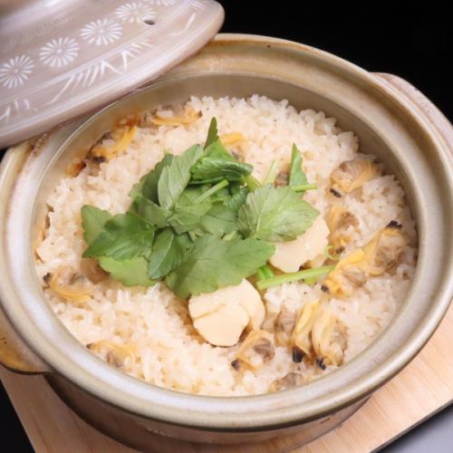 帆立とあさりの旨味たっぷり土鍋ご飯が新登場🍚✨海力ならではの新メニューで、貝の風味が口いっぱいに広がります😋ぜひご家族やお友達とシェアして、あったか美味しいひとときをお過ごしください🌊🔥

Introducing our new Hotate & Asari Claypot Rice🍚✨ Experience the rich flavors of scallops and clams in every bite😋 Perfect for sharing with friends and family for a cozy, delicious time🌊🔥

#海力 #居酒屋 #土鍋ご飯 #帆立 #あさり #新メニュー #グルメ #日本酒 #おいしい時間 #海鮮