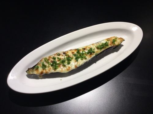 🧀✨海力の名物登場！「長ナスチーズ田楽」🧀✨ 
とろ〜りチーズと香ばしい田楽味噌の絶妙コンビがクセになる😋💕 
お酒との相性バツグンで、みんなでシェアして楽しんでね！🍶🍻 
海力でしか味わえない特製メニューをぜひご賞味あれ🎉🎌 

#海力 #居酒屋 #チーズ田楽 #新メニュー #おつまみ #日本酒 #食べ歩き #グルメ #インスタ映え #飲み会