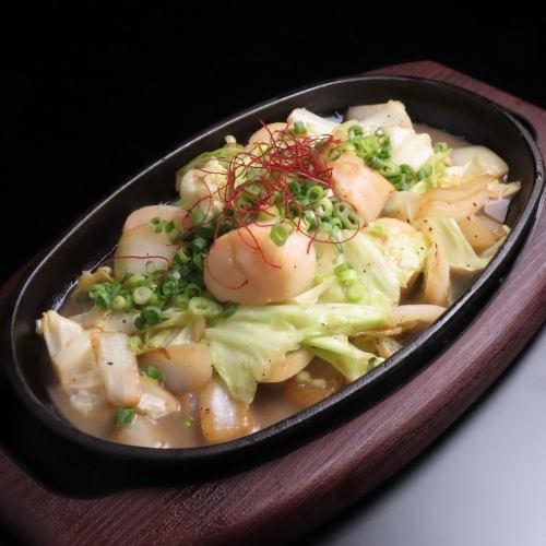 🌊🐚海力の絶品メニュー🐚🌊 
帆立のいしるバター醤油焼きが絶品✨ 
新鮮な帆立に濃厚ないしるとバター醤油が絡み合い、口いっぱいに海の旨味が広がります😍🍴 
食欲そそる香ばしさととろけるバターの香りで何度でも食べたくなる味わい🥢✨ 
インスタ映え間違いなしのビジュアルも必見📸💖 
ぜひご来店いただき、海力の自慢の一品をご堪能ください！ 

#海力 #居酒屋 #帆立 #いしるバター醤油焼き #海鮮料理 #グルメ好き #おつまみ #日本酒に合う #インスタ映え #期間限定

🌊🐚 Kairiki exquisite menu!!🐚🌊 
Try our scallops grilled with rich Ishiru butter soy sauce✨ 
Fresh scallops meet savory Ishiru and buttery soy, bursting with ocean flavor😍🍴 
The irresistible aroma and melt-in-your-mouth butter make it a must-try🥢✨ 
Perfect for your Insta feed too📸💖 
Come enjoy this special dish at Kairiki! 

#Kairiki #Izakaya #Scallops #IshiruButterSoy #SeafoodLovers #Foodie #Snacks #SakePairing #InstaWorthy #LimitedTime