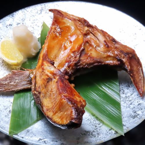 ブリカマ塩焼き