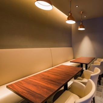 Spacious sofa seats.You can enjoy your meal in a relaxed atmosphere.