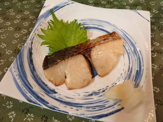 【四季折々に変わる当店鉄板メニュー】　旬のお魚を使った　西京焼き 