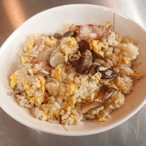 4月1日星期三，我們更新了菜單頁面“今日推薦”和“今日刺身”。
請看一下。
我們期待您的光臨。
季節的味道 岡田
https://shikinoajiokada.owst.jp/blogs/3454409