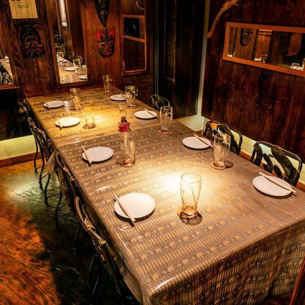 [Must-see party in a stylish space ★] Semi-private table seats separated by curtains are recommended for girls' gatherings and anniversaries ♪ Atmosphere is totally tropical ♪ I would like to introduce everyone to this hideaway stylish dining ♪