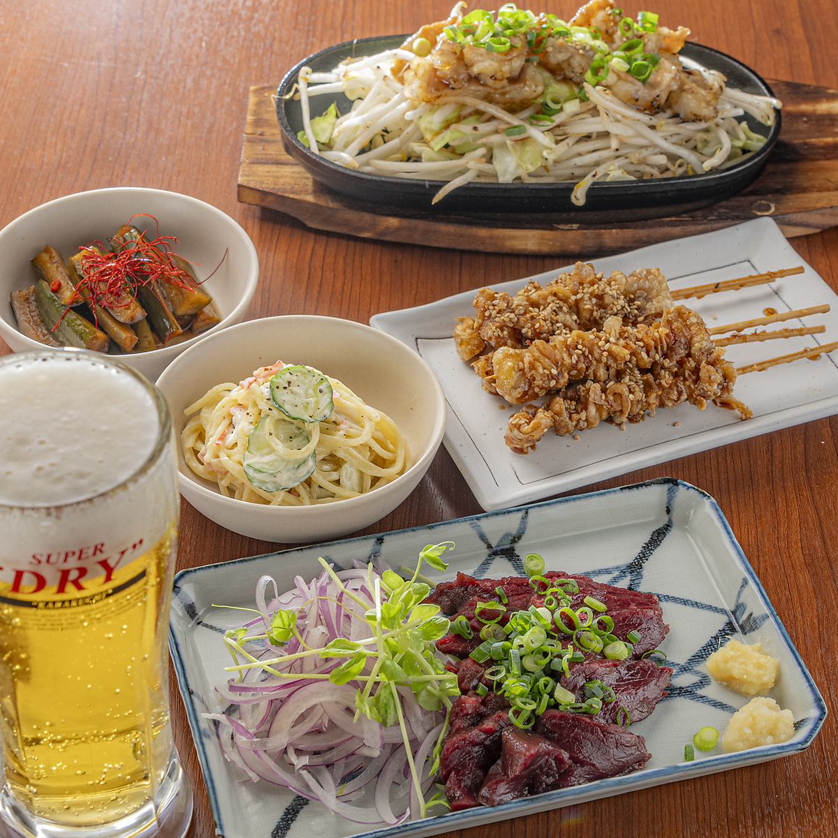 We offer a wide variety of izakaya menus that are perfect for beer and alcohol, such as yakitori, teppanyaki, and horse sashimi.