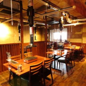 各卓にロースターがございますので、換気も抜群！安心してお食事頂けます♪
