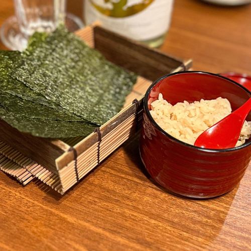 Vinegared rice and seaweed