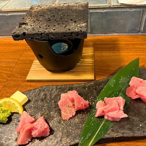 マグロの溶岩焼き