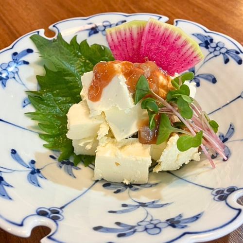 マグロの酒盗クリームチーズ