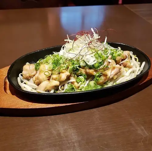 ネギ塩セセリ鉄板焼き