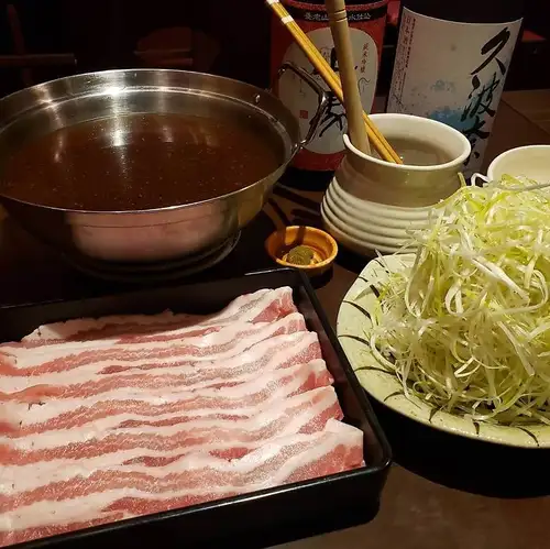 ≪三重県産さくらポーク使用≫「さくらポークの旨だしネギしゃぶ」脂の甘みと柔らかな食感を堪能!