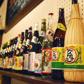 [Rare sake lovers must see ☆] Awamori more than 60 kinds lined up in a shop prepared from all sake brewers is a masterpiece! We look forward to purchasing the one you want directly. (It may be difficult due to the circumstances of the manufacturer.)