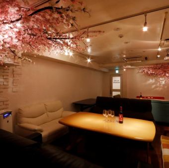 [Can be reserved at "Kairihanareten" in Shibuya] As a private room, it can be used from 10 people (*from 15 people on Fridays, Saturdays, and the day before holidays).Each seat has a sofa, so you can spend a relaxing time.*For detailed conditions, call (03-6455-3146)
