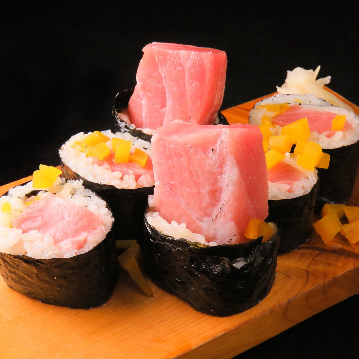 「寿司」をカジュアルに愉しむすし酒場！市場直送の旬魚が一押し