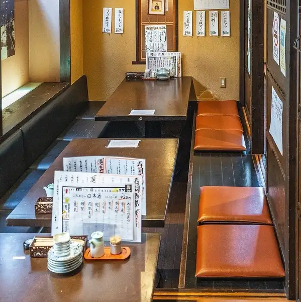 『最大60名様までの大型宴会にもご対応。』周りを気にすることなくゆったりとお過ごし頂けるよう、大人数から少人数まで幅広い個室席をご用意しております。