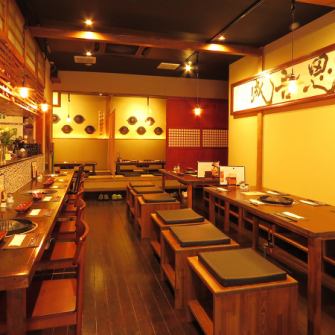 [Hokkaido authentic Genghis Khan Hitsujiya's seat introduction] ■ Counter seats ... Drinking crispy alone while looking at the open kitchen ■ Table seats ... Drinking a little with company friends ♪ Because the intake duct is installed, the ventilation function in the store is high and you can eat safely and securely!