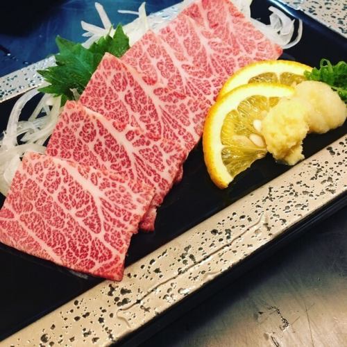 Premium horse meat sashimi (three slices)