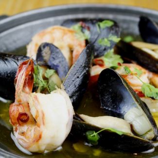 Shrimp and Mussels Ajillo