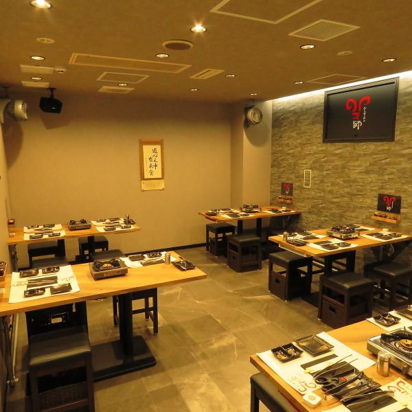 ≪ジンギスカン羊師≫すすきの駅７出口より徒歩約4分の好立地。こだわりの生ラム肉をお得な食べ飲み放題コースでお召し上がり下さい。皆様のご来店心よりお待ちしております。