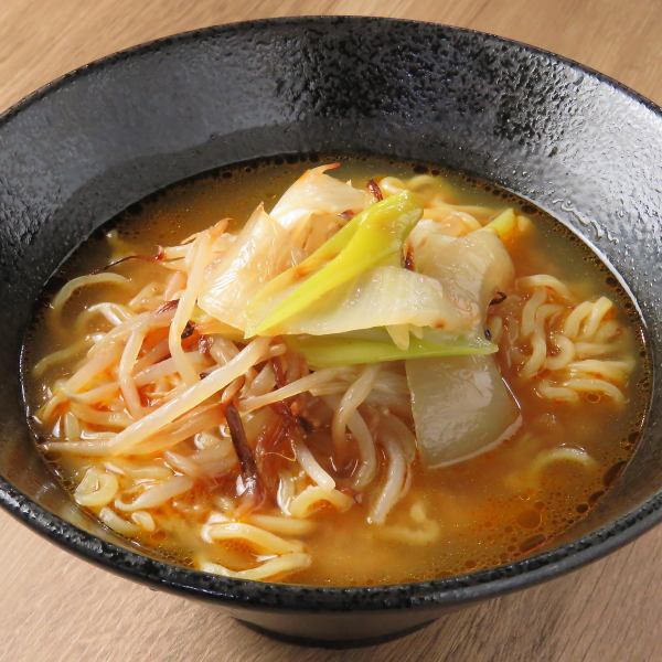 【〆に最高！】トッピングが楽しめるラーメン