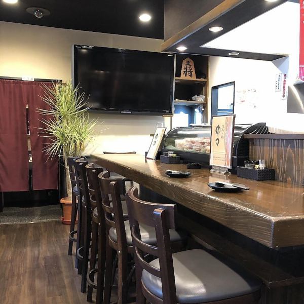 We have 7 counter seats, so please come by for a drinking party with a small number of people or by yourself.There is also a TV, so you can enjoy a drink while watching sports!