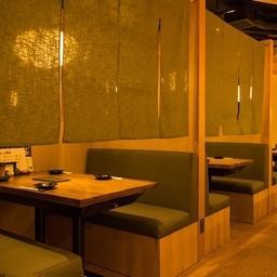 This semi-private room is ideal for large and small banquets such as welcome and farewell parties.The interior of the store, which is based on Japanese style, creates a soothing and relaxing time.Semi-private room with seats for 7 to 8 people, with regular seats connected for up to 14 people!