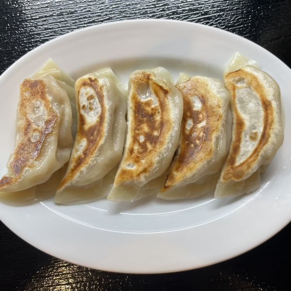 【パリジュワ♪あふれる肉汁に要注意!】お店で手づくり≪焼き餃子定食5個入り≫580円!
