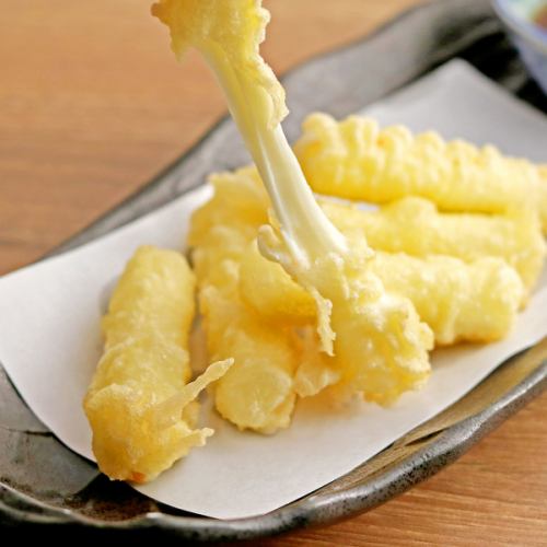Stretchy cheese tempura