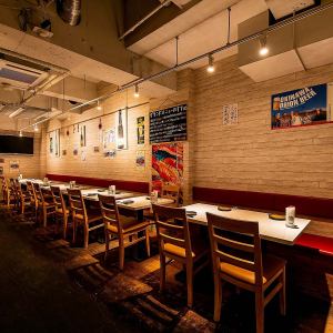 [~ 24 people] The space between seats is wide and you can relax.Enjoy creative Okinawan cuisine in a healing space where the warm lighting gently envelops guests.