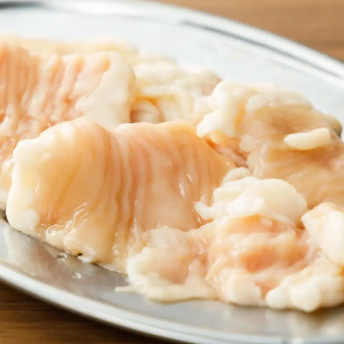 【こだわりの新鮮牛ホルモン☆】プリプリ・コリコリ食感がクセになる「牛ホルモン(シマチョウ)」680円