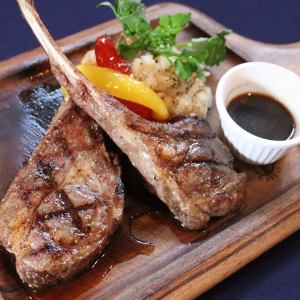 骨付きラム肉グリル（300g）