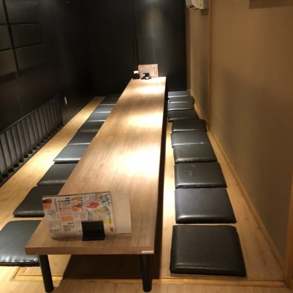 We have seats available for everyone to enjoy.Please enjoy Kushi Tokkyu without any worries. The loft private room that can accommodate up to 18 people is also popular.