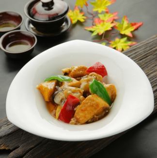 Fried tofu stir-fried with mixed vegetables