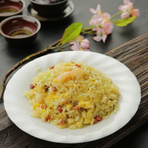 Fried rice with mixed vegetables