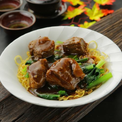 Beef belly fried noodles with thickened sauce