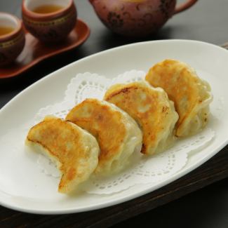 Fried dumplings (5 pieces)/Shrimp shumai (4 pieces)/Steamed shrimp dumplings (4 pieces)