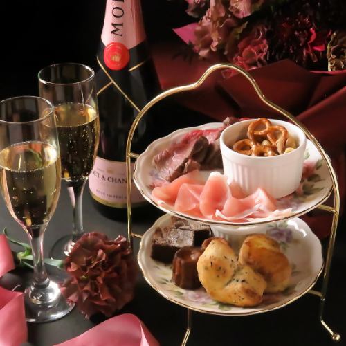 お酒と愉しむ甘美な誘惑。アルコール1杯付「大人のアフタヌーンティー」