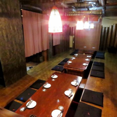 [Digging seats where you can sit comfortably] Our popular digging seats where you can enjoy your meal while taking off your shoes and sitting comfortably.There are 3 tables that can accommodate up to 6 people.It is also recommended for families! Also, groups can use up to 24 people ♪
