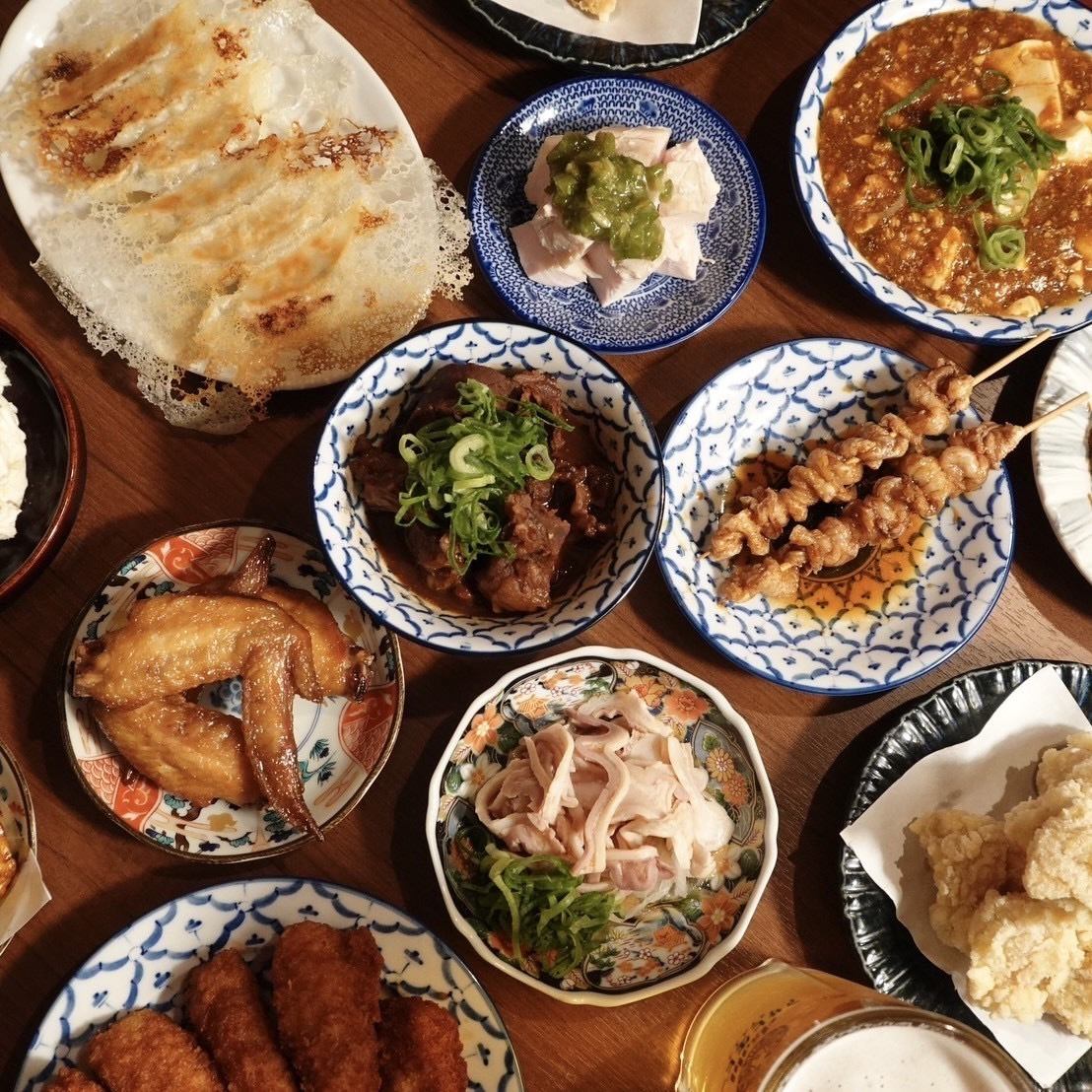 仲間とワイワイ楽しむ、餃子＆どて煮で心もお腹も満たされる夜！