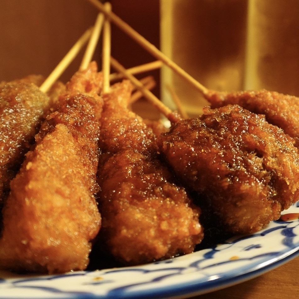 仲間とワイワイ楽しむ、餃子＆どて煮で心もお腹も満たされる夜！