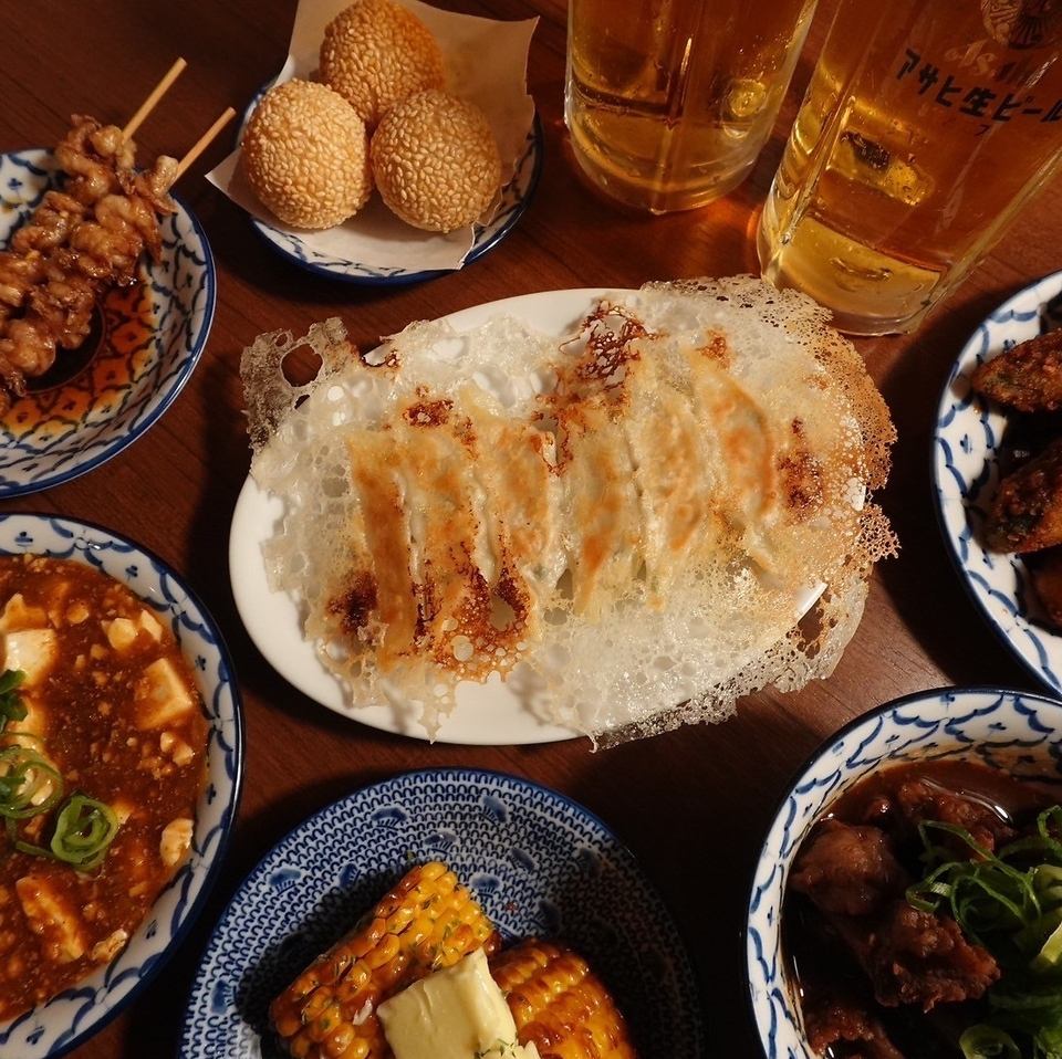 仲間とワイワイ楽しむ、餃子＆どて煮で心もお腹も満たされる夜！