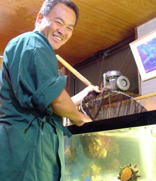 Fresh seafood that [to ... in the tank] received from fishermen fellow, vigorously swim !! general, there's good today?