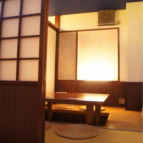 <p>[Completely complete private room] The secret of the popularity is the space where the tatami mats are settled down and the sliding door is very popular. It is also very popular for entertaining.You can enjoy exciting fresh fish dishes in a cozy space like home without worrying about the eyes.</p>