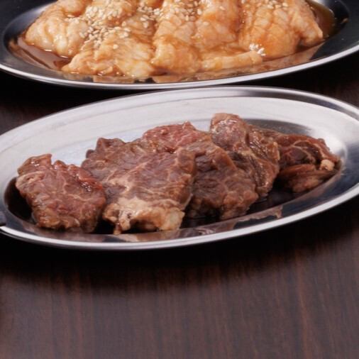 ≪やきにく善の大人気看板部位☆≫ヘルシーながらも肉本来の味をしっかり感じる”牛サガリ” 850円 (税込)