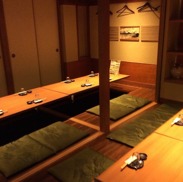 宽敞的宴会厅最多可容纳59人！您可以根据人数准备私人房间，因为可以使用fusuma。宴会和欢迎和告别派对当然也很受情侣和家庭的欢迎。