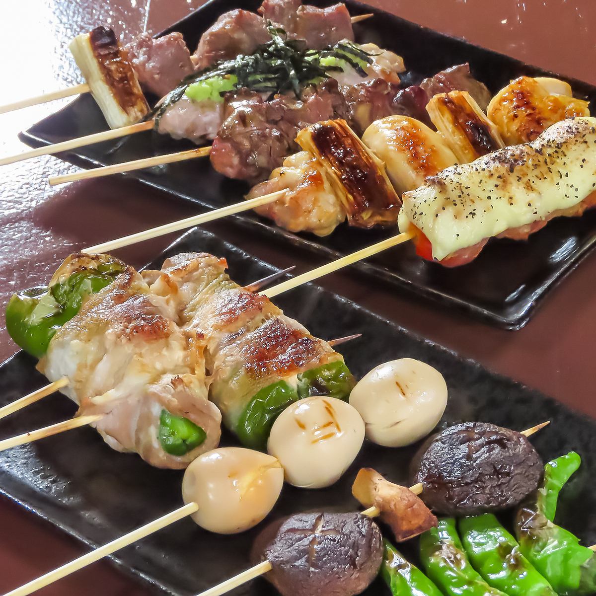 国産鶏を使用した香ばしい焼き鳥が自慢の逸品