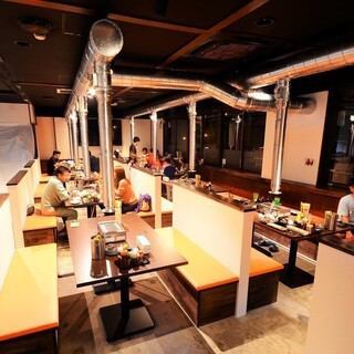 The renewed store is fully equipped with spacious sofas and table seats ♪ Please enjoy your meal slowly.