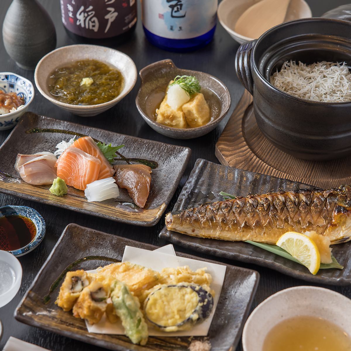 自慢の海鮮素材を使用した絶品料理と豊富なお酒をお愉しみ下さい