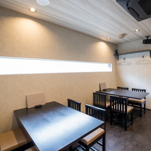 落ち着いていながらも、和やかでカジュアルな空間での美食体験は、忘れられない思い出になります。大切な方との思い出作りにぜひ当店をご利用ください♪